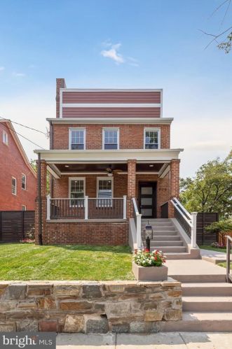 808 Butternut St, Washington, DC 20012-2422