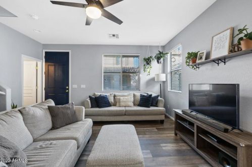 64 Catclaw St, Gilbert AZ 85233-6802 exterior