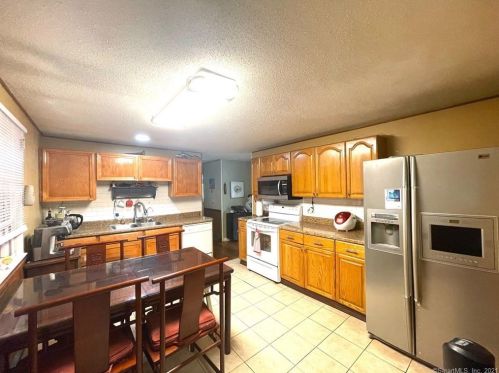 115 James St, Colchester, CT 06415-1136