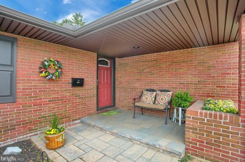 304 Deanhurst Ave, Camp Hill, PA 17011-5315