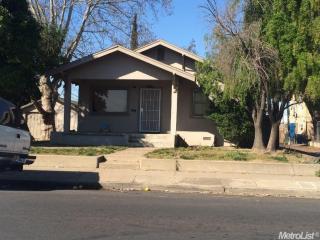 315 Locust Ave, Manteca CA  95337-5409 exterior