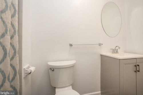 43 Chelsea Cir, Flemington NJ  08822-1829 exterior