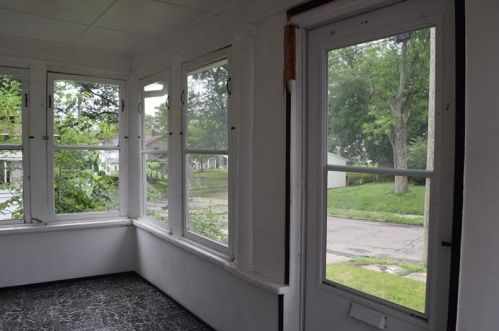 592 Hull St, Hermitage, PA 16146-2300