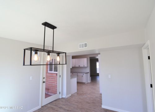 4402 La Jolla Cir, Tucson, AZ 85711-4247