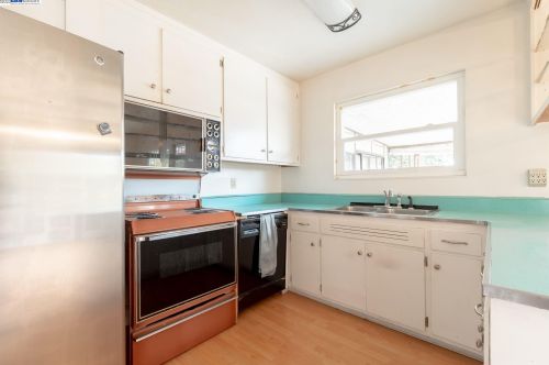 1651 Burkhart Ave, San Leandro, CA 94579-1915