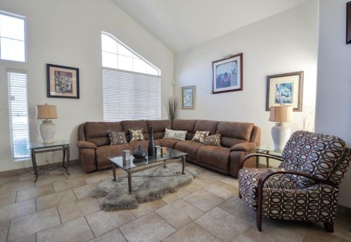 607 Grape St, Los Banos CA  93635-6372 exterior
