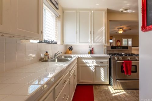 6028 Dunrobin Ave, Lakewood CA  90713-1034 exterior