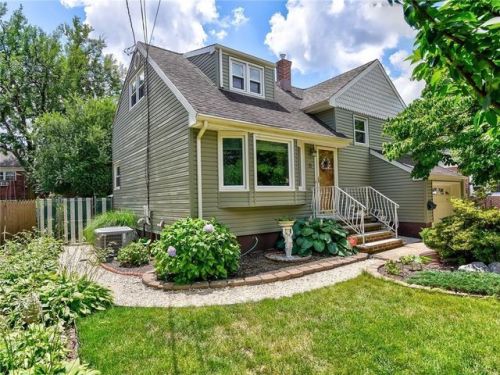 11 Grove Ave, Woodbridge, NJ 07095-3409