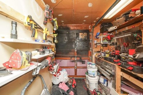 452 Outlook Ave, Babylon NY  11704-4312 exterior