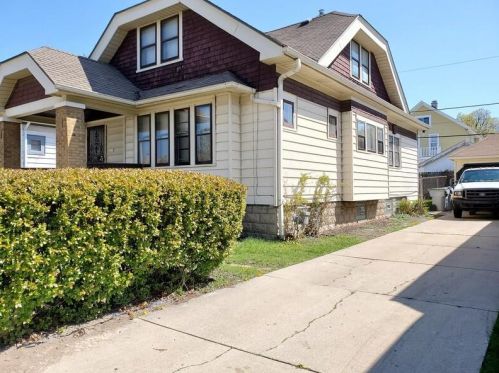 4250 26th St, Milwaukee WI  53221-2284 exterior