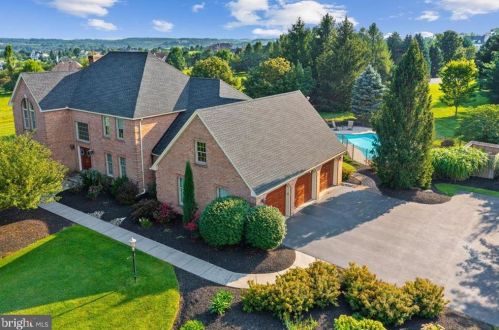 4312 Wyndemere Cir, Schnecksville PA  18078-3529 exterior
