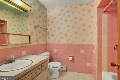 1500 Terrace Ave, Carlisle PA  17013-9369 exterior