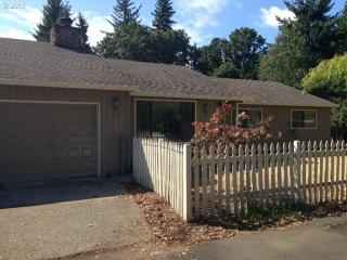 13837 Beech St, Portland, OR 97222-6268