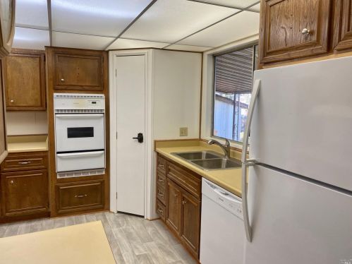 83 Malaga Ct, Ukiah CA  95482-9418 exterior