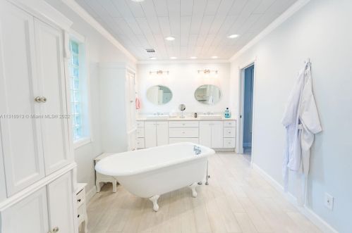 16745 Wiltshire Dr, Town Of Loxahatchee Groves FL  33470-4060 exterior