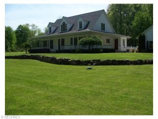 734 Albright Mckay Rd, Yankee Lake, OH 44403-9740