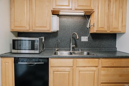 233 Monte Vista Ave, Vacaville CA  95688-3842 exterior