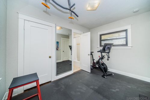 3017 Goldsmith St, San Diego CA  92106-1416 exterior