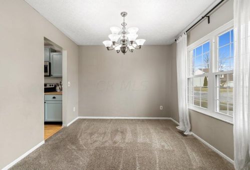 221 Bent Tree Ln, Pataskala OH  43062-8111 exterior