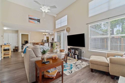 1927 Patrician Way, Fort Walton Beach FL  32547-1036 exterior