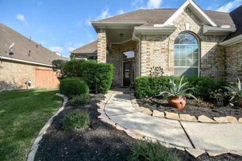 7519 Fall Creek Bend Ct, Humble, TX 77396-3557