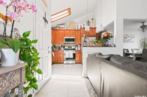 156-20 89th St, Jamaica, NY 11414-1322
