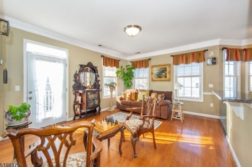 24 Silicon Dr, West Paterson NJ  07424-4225 exterior