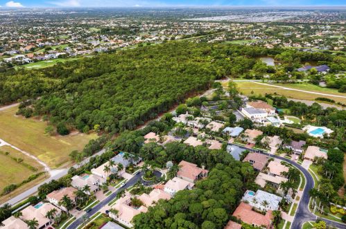 6711 Royal Orchid Cir, Delray Beach FL  33446-4338 exterior