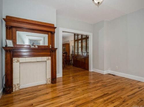 17 Church St, Nelsonville, NY 10516-2802