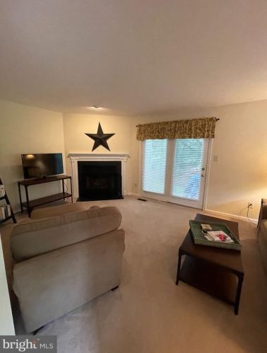 3804 Fox Pointe Ct, Glen Mills PA  19342-8124 exterior