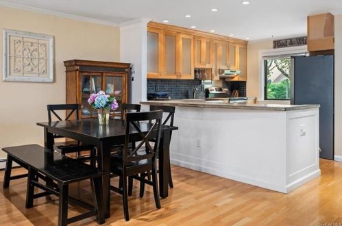 208 Ivy Hill Ln, Rye Brook NY  10573-1607 exterior