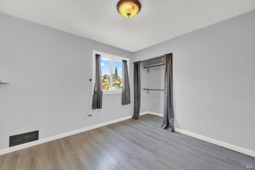 206 Donegal Ct, Vacaville CA  95688-9217 exterior