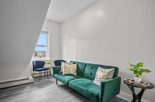 181 Mount Pleasant Ave, Providence RI  02908-3917 exterior