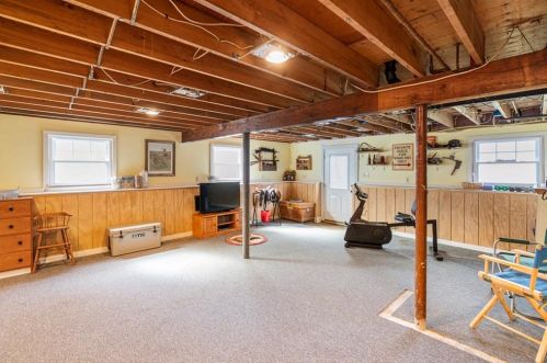 96 Daniel Dr, North Kingstown RI  02852-6702 exterior