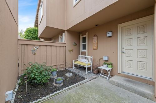 1042 Whitebick Dr, San Jose, CA 95129-3050