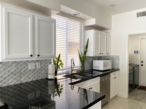 30422 Daisy Ct, Santa Clarita CA  91384-3779 exterior
