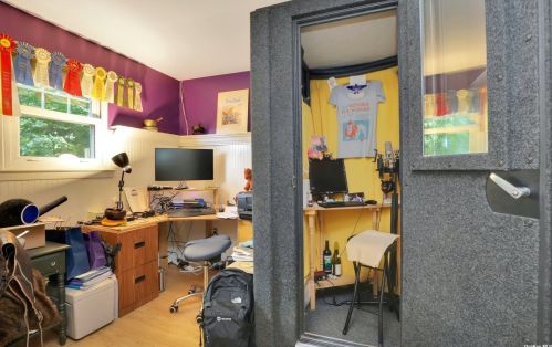 61 Bayonne Ave, Central Islip NY  11722-3429 exterior