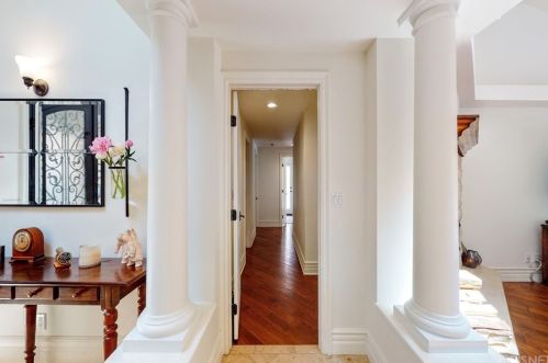 22926 Wrencrest Dr, Calabasas CA  91302-1866 exterior