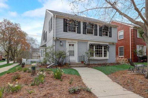 4542 Ardmore Ave, Milwaukee, WI 53211-1401