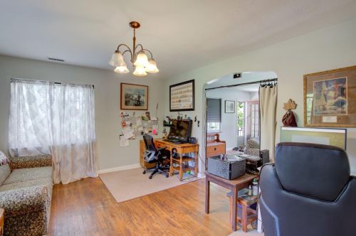 2357 Beechmont Ave, Cincinnati OH 45230-2030 exterior