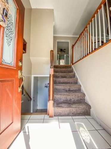 62 Mountain View Ter, Northford, CT 06472-1215