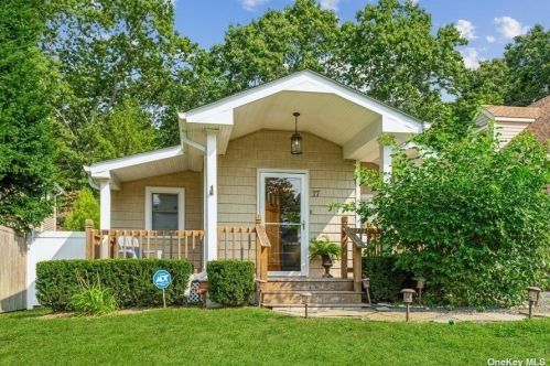 17 Teed St, Huntington Station NY  11746-4331 exterior