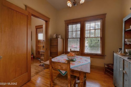 309 1 St, Tucson AZ 85705-7818 exterior