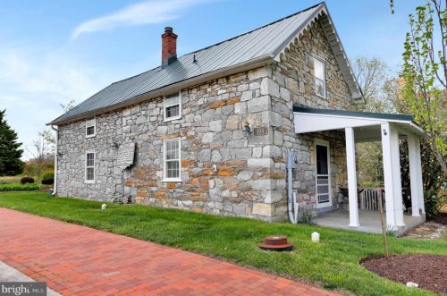 315 Lewis Washington Dr, Charles Town WV  25414-5666 exterior