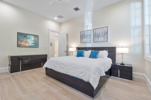 7 Country Rd, Boynton Beach FL  33436-5609 exterior