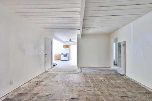 6634 Radio Dr, San Diego CA  92114-1611 exterior