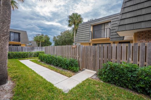 502 5th Way, West Palm Beach FL  33407-6608 exterior