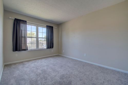 1733 Greatwood Dr, Florence KY  41042-8121 exterior