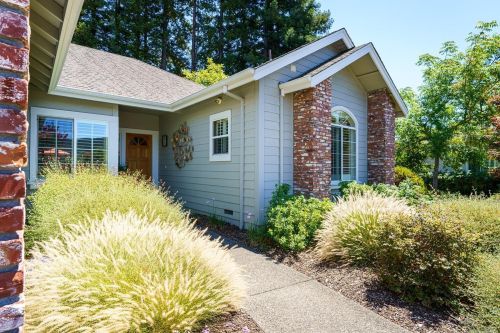 6757 Wintergreen Ct, Santa Rosa, CA 95409-6000