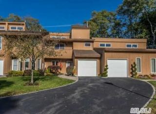 45 Kristin Ln, Hauppauge, NY 11788-1237
